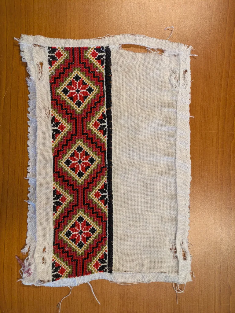 20251206 Øst-Telemarkskjorte mansjett før reparasjon